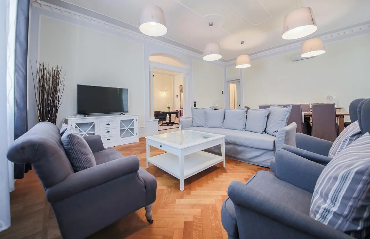 Modern & Stylish Oberdan Apartment Florence Italy
